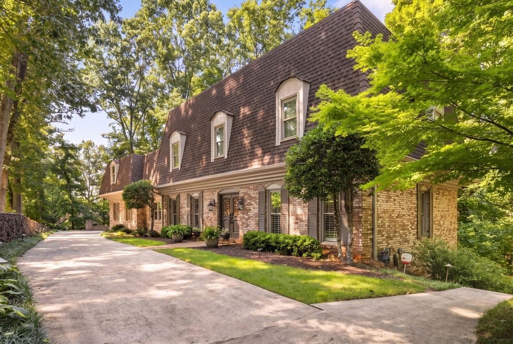 8865 Buckhorn, Sandy Springs, GA 30350 — most recent listing photo