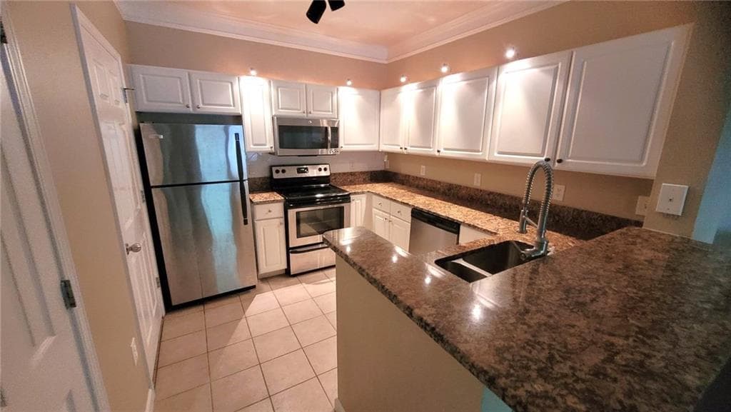 2 bedroom, 2 bathroom, 1,196 sq ft condominium for rent at 4105 Westchester Ridge 4105, Atlanta, GA 30329 for $2,000 a month — photo 6