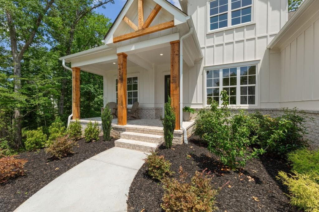 4 bedroom, 4 bathroom, 3,355 sq ft single family residence for sale at 4540 Aiden Way, Cumming, GA 30041 — photo 2