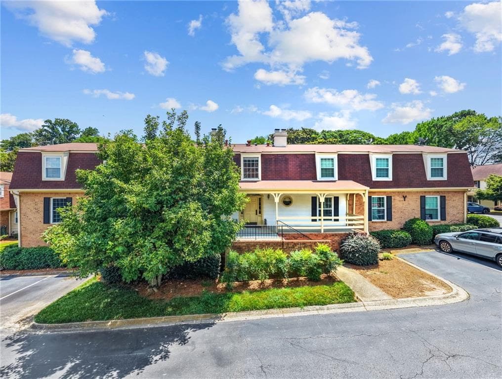 3 bedroom, 2 bathroom, 1,581 sq ft condominium for sale at 3825 Lavista Road Y1, Tucker, GA 30084