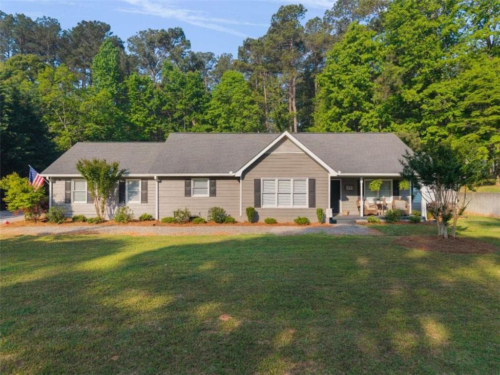 4 bedroom, 3 bathroom, 1,912 sq ft single family residence under contract at 2777 Chickadee Drive, Monroe, GA 30655 — photo 2