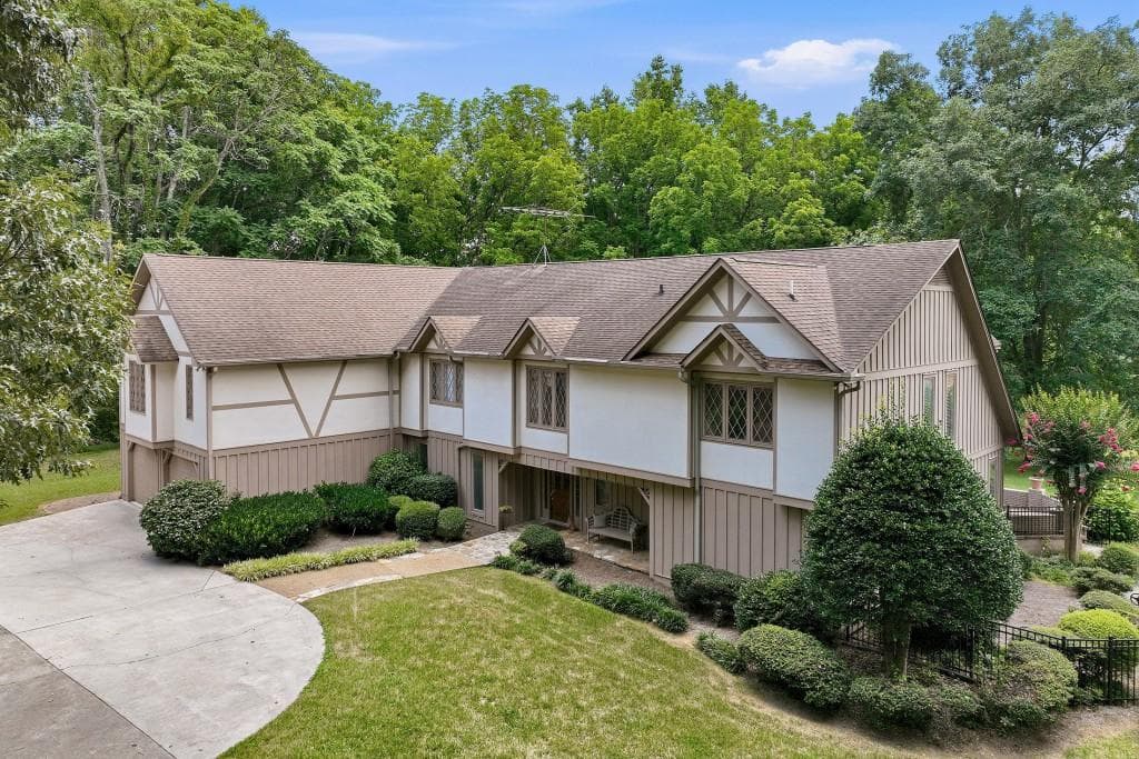 5 bedroom, 5 bathroom, 4,280 sq ft single family residence for sale at 3421 Chestatee Road, Gainesville, GA 30506 — photo 7