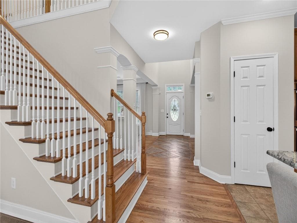 5 bedroom, 5 bathroom, 4,291 sq ft single family residence for sale at 5825 Aspen Forest Court, Cumming, GA 30040 — photo 7