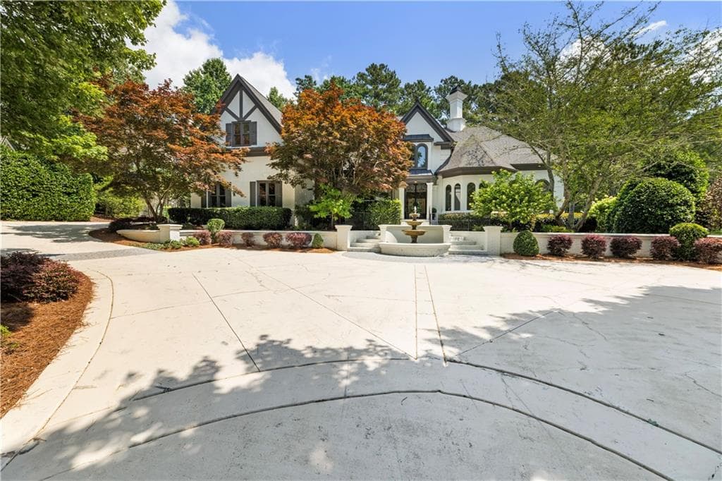 5 bedroom, 7 bathroom, 9,300 sq ft single family residence for sale at 80 Club Court, Alpharetta, GA 30005 — photo 4