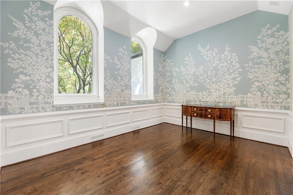 5 bedroom, 7 bathroom, 9,300 sq ft single family residence for sale at 80 Club Court, Alpharetta, GA 30005 — photo 7