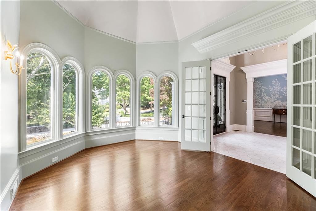 5 bedroom, 7 bathroom, 9,300 sq ft single family residence for sale at 80 Club Court, Alpharetta, GA 30005 — photo 8