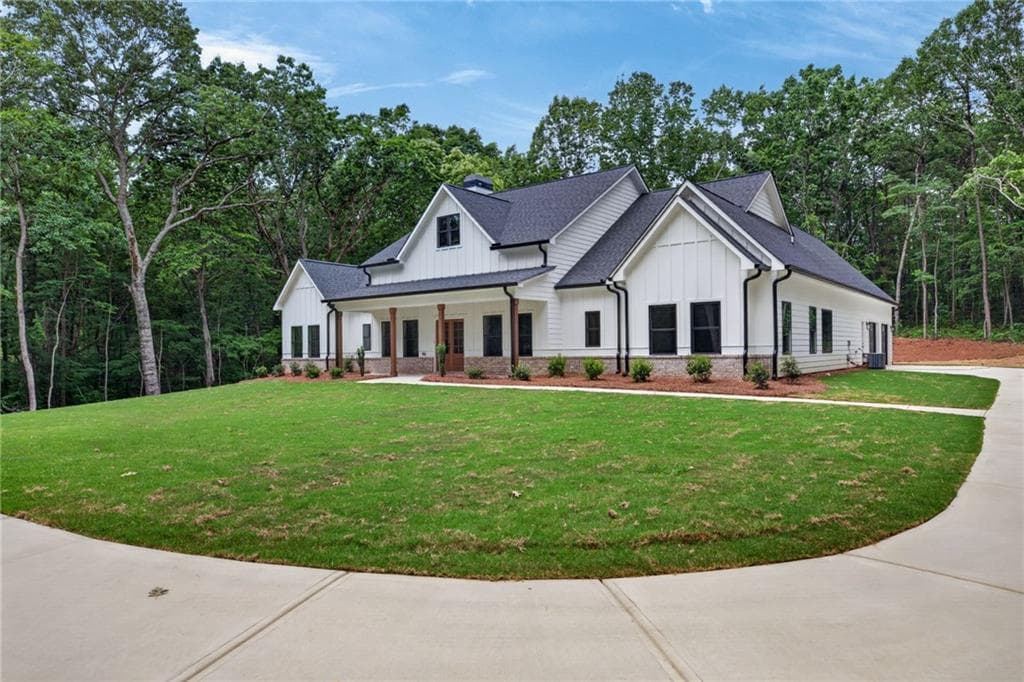 4 bedroom, 4 bathroom, 3,000 sq ft single family residence under contract at 4362 Willow Springs Road, Dallas, GA 30132 — photo 2