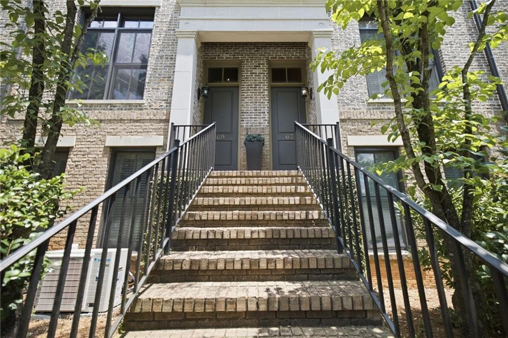 3 bedroom, 4 bathroom, 2,052 sq ft townhouse for sale at 69 Honour Avenue, Atlanta, GA 30305 — photo 2