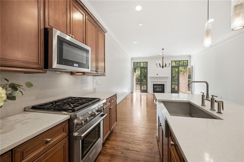 3 bedroom, 4 bathroom, 2,052 sq ft townhouse for sale at 69 Honour Avenue, Atlanta, GA 30305 — photo 7
