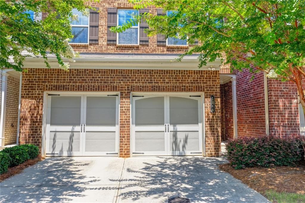 4 bedroom, 4 bathroom, 2,760 sq ft townhouse for sale at 1246 Foxcroft Lane, Cumming, GA 30041 — photo 2