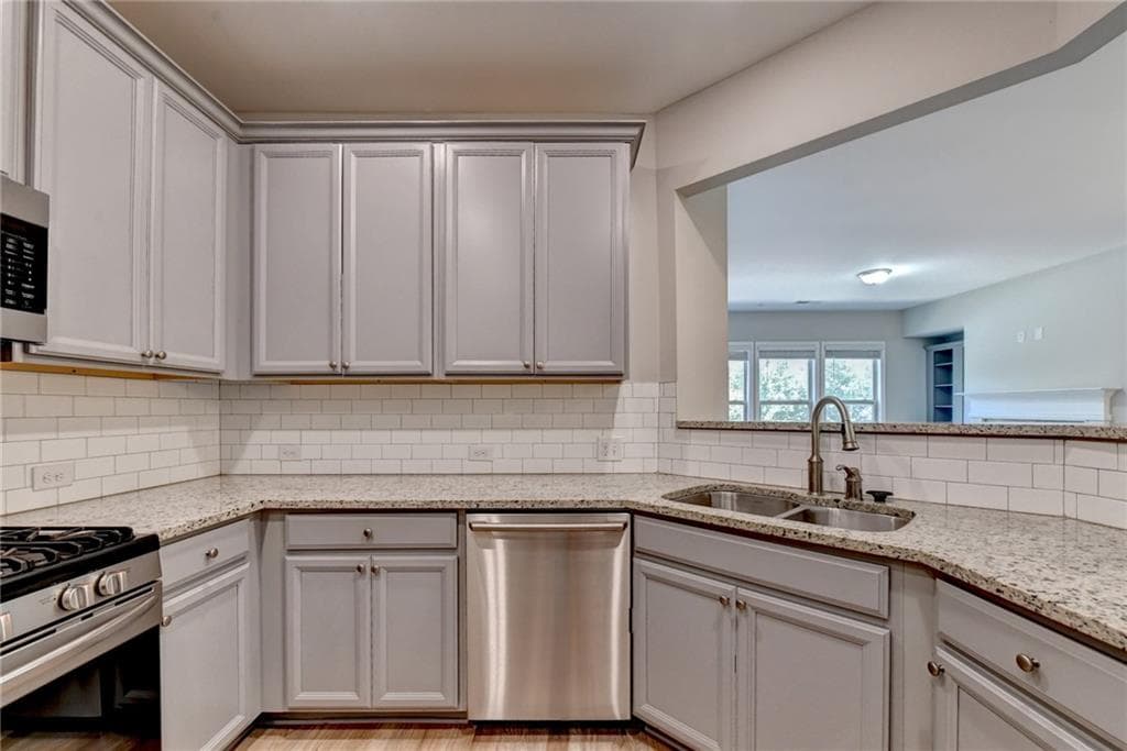 4 bedroom, 4 bathroom, 2,760 sq ft townhouse for sale at 1246 Foxcroft Lane, Cumming, GA 30041 — photo 10