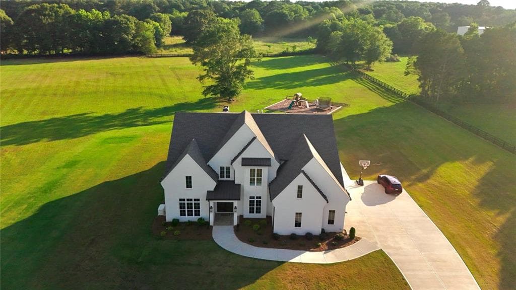 5 bedroom, 7 bathroom, 5,912 sq ft single family residence under contract at 1526 Clover Lane, Bishop, GA 30621 — photo 3