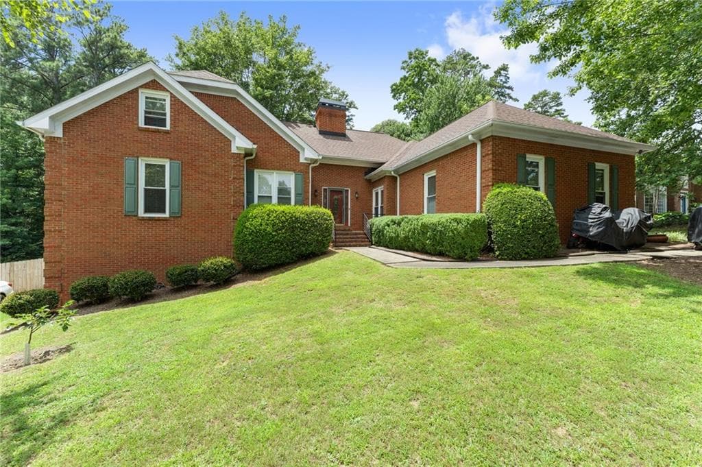 5 bedroom, 4 bathroom, 3,174 sq ft single family residence for sale at 1199 Mountainside Trace, Kennesaw, GA 30152 — photo 4