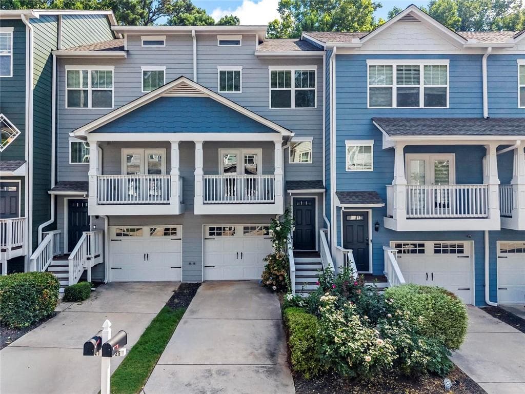 3 bedroom, 4 bathroom, 1,220 sq ft townhouse for sale at 1425 Liberty Parkway, Atlanta, GA 30318 — photo 1 of 34