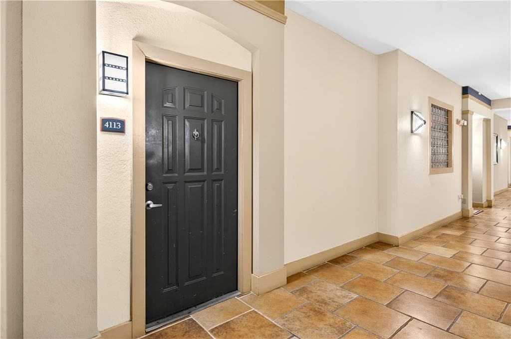 1 bedroom, 1 bathroom, 648 sq ft condominium sold at 10 Perimeter Summit Boulevard 4113, Brookhaven, GA 30319