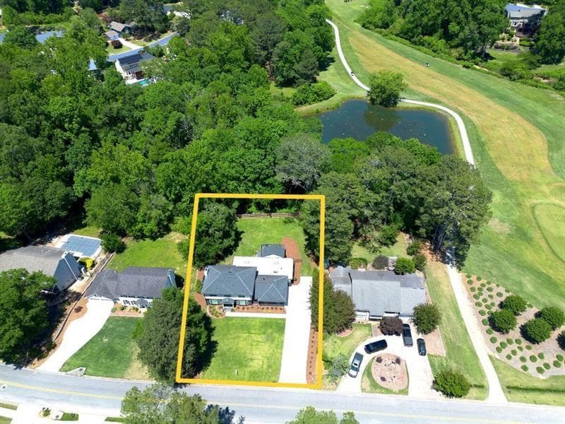 6 bedroom, 5 bathroom, 5,633 sq ft single family residence for sale at 3265 Indian Hills Drive, Marietta, GA 30068 — photo 2