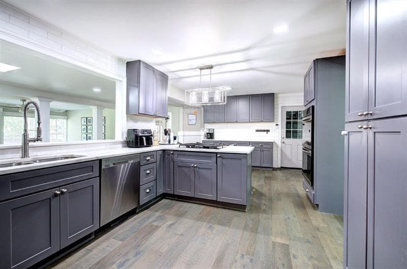 6 bedroom, 5 bathroom, 5,633 sq ft single family residence for sale at 3265 Indian Hills Drive, Marietta, GA 30068 — photo 4