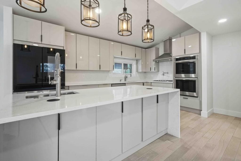 4 bedroom, 3 bathroom, 2,516 sq ft single family residence sold at 1583 Nantahalla Court, Atlanta, GA 30329