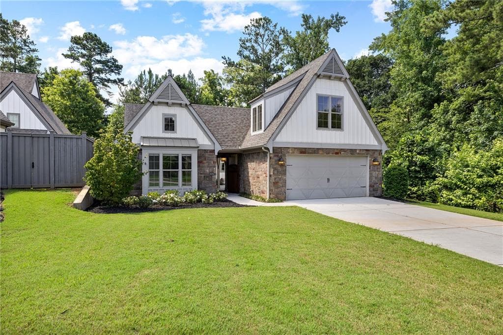 3 bedroom, 3 bathroom, 2,380 sq ft single family residence under contract at 225 Arbor Garden Circle, Newnan, GA 30265 — photo 2