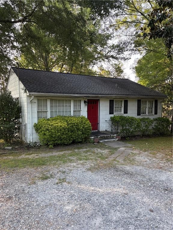 3 bedroom, 1 bathroom, 936 sq ft single family residence under contract at 5011 Oakdale Road, Smyrna, GA 30080 — photo 2