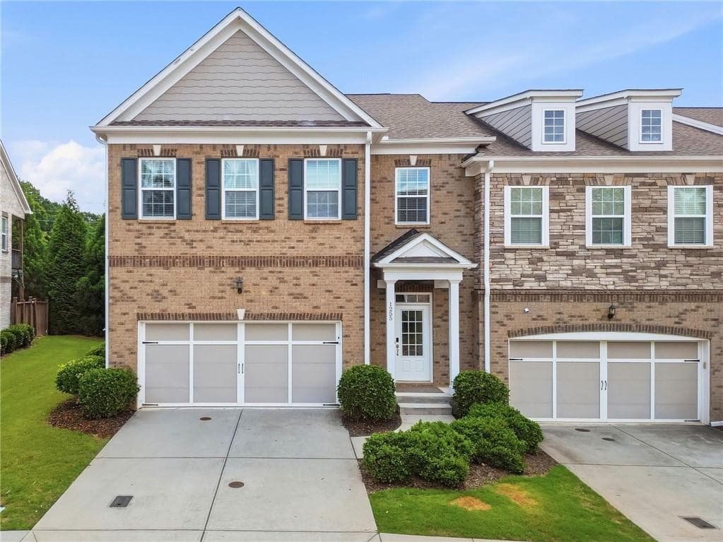 3 bedroom, 3 bathroom, 2,530 sq ft townhouse under contract at 1255 Golden Rock Lane, Marietta, GA 30067