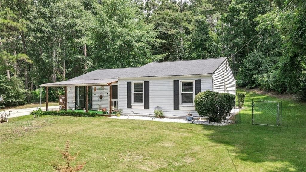 3 bedroom, 2 bathroom, 1,040 sq ft single family residence for sale at 3184 Newcastle Way, Snellville, GA 30039 — photo 3