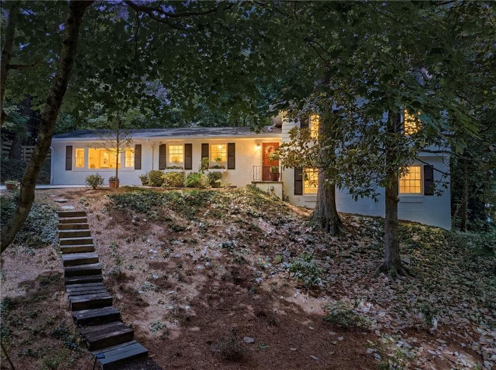 4 bedroom, 2 bathroom, 2,337 sq ft single family residence for sale at 2360 Honeysuckle Lane, Smyrna, GA 30080 — photo 2