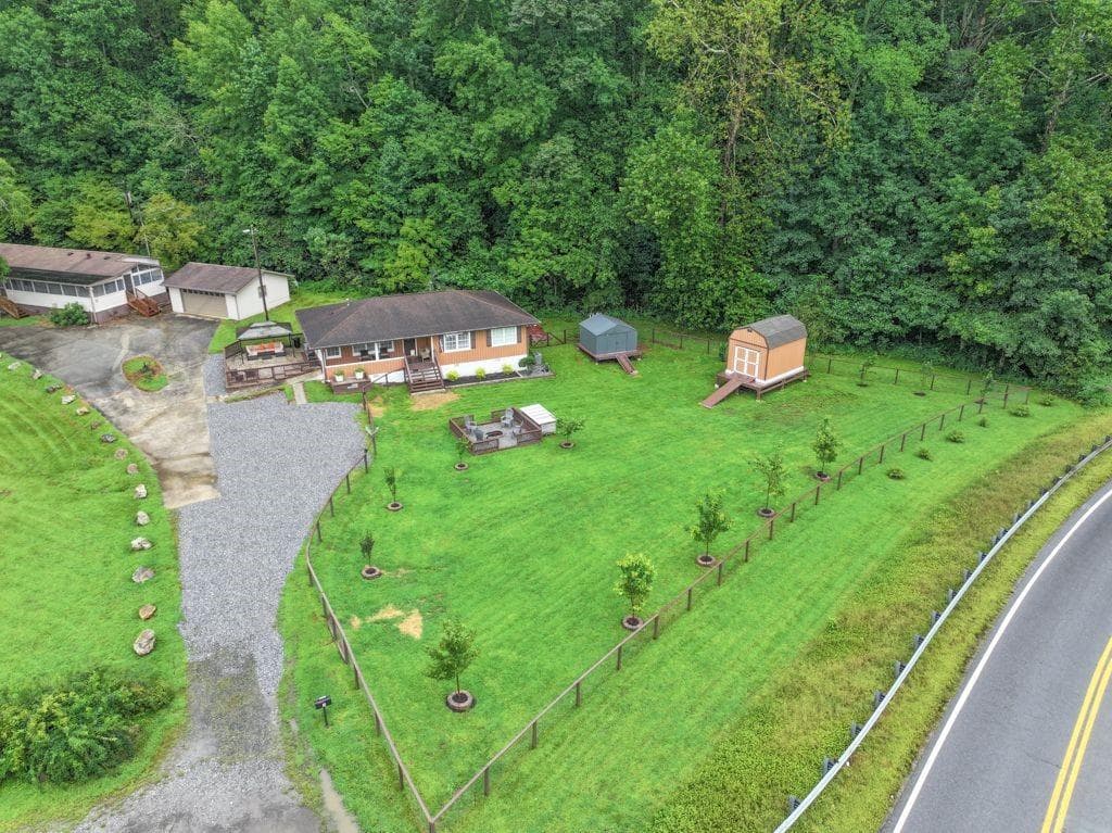 3 bedroom, 1 bathroom, 1,344 sq ft single family residence under contract at 8 Taylor Road, Helen, GA 30545 — photo 8