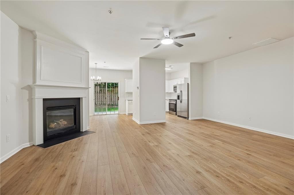 3 bedroom, 3 bathroom, 1,639 sq ft townhouse for sale at 332 Azalea Circle, Cumming, GA 30040 — photo 5