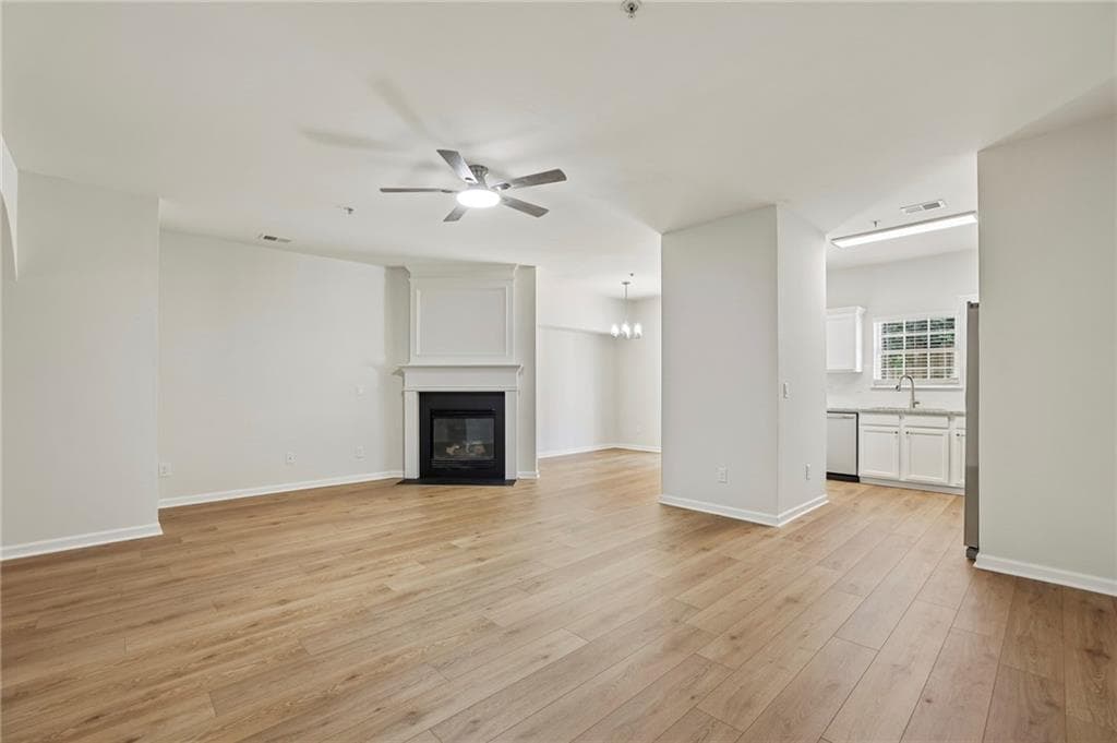 3 bedroom, 3 bathroom, 1,639 sq ft townhouse for sale at 332 Azalea Circle, Cumming, GA 30040 — photo 6