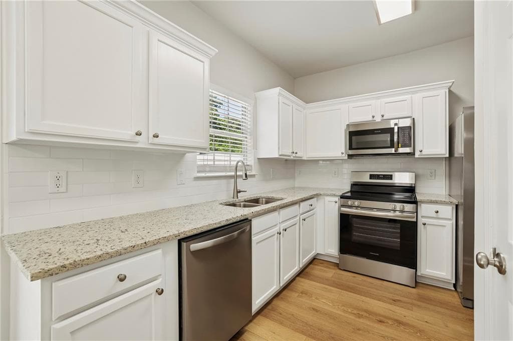 3 bedroom, 3 bathroom, 1,639 sq ft townhouse for sale at 332 Azalea Circle, Cumming, GA 30040 — photo 10