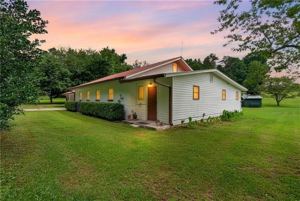 3 bedroom, 3 bathroom, 2,028 sq ft single family residence under contract at 247 Amys Ford Trail, Cleveland, GA 30528 — photo 4