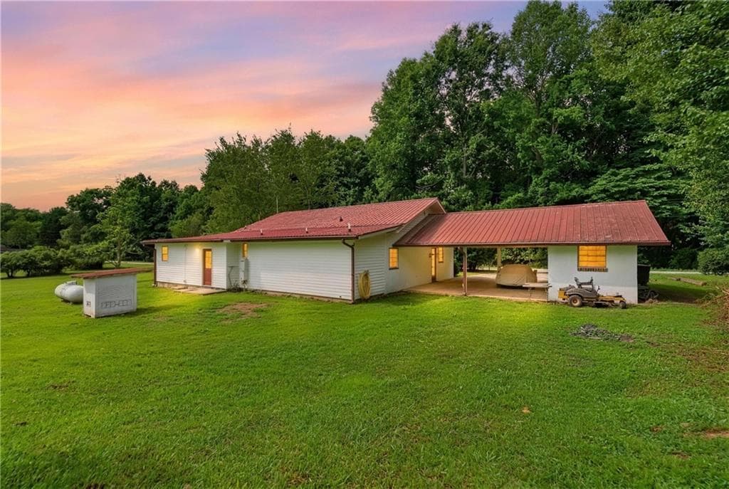 3 bedroom, 3 bathroom, 2,028 sq ft single family residence under contract at 247 Amys Ford Trail, Cleveland, GA 30528 — photo 5