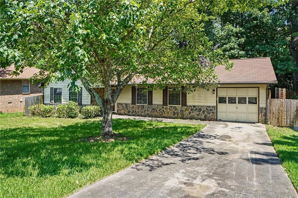 3 bedroom, 3 bathroom, 1,364 sq ft single family residence for sale at 3011 Menlo Park Drive, Rex, GA 30273 — photo 3