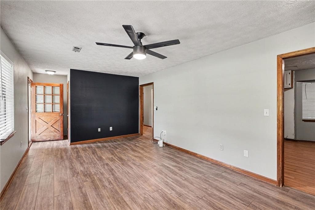 3 bedroom, 3 bathroom, 1,364 sq ft single family residence for sale at 3011 Menlo Park Drive, Rex, GA 30273 — photo 6