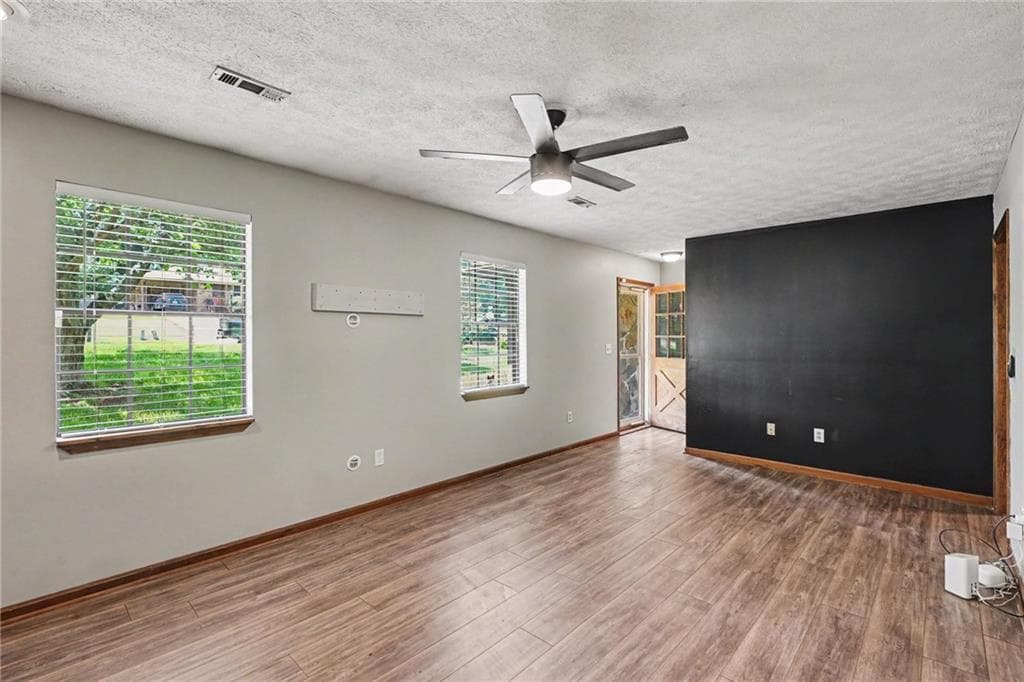 3 bedroom, 3 bathroom, 1,364 sq ft single family residence for sale at 3011 Menlo Park Drive, Rex, GA 30273 — photo 7