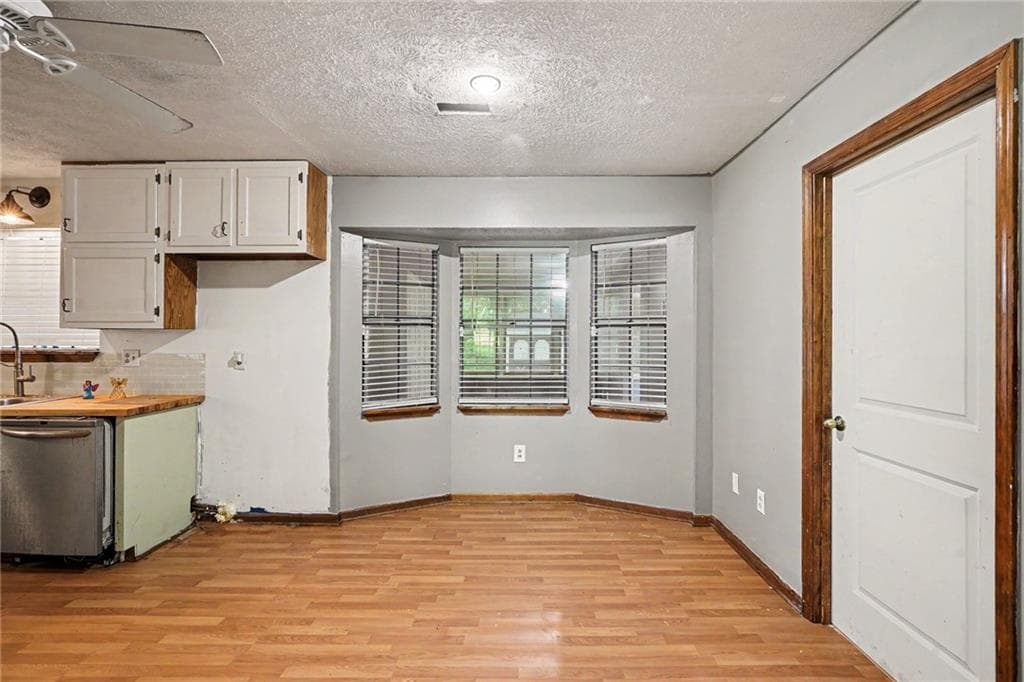 3 bedroom, 3 bathroom, 1,364 sq ft single family residence for sale at 3011 Menlo Park Drive, Rex, GA 30273 — photo 9