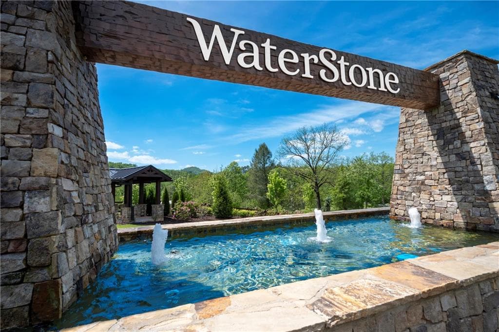 4 bedroom, 4 bathroom, 3,400 sq ft single family residence for sale at 42 Waterstone Way, Mineral Bluff, GA 30559 — photo 8