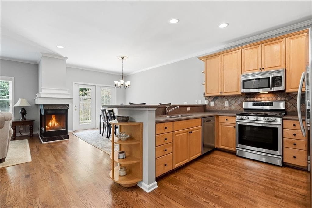 3 bedroom, 4 bathroom, 2,640 sq ft townhouse under contract at 43 Hall Manor, Alpharetta, GA 30022 — photo 5