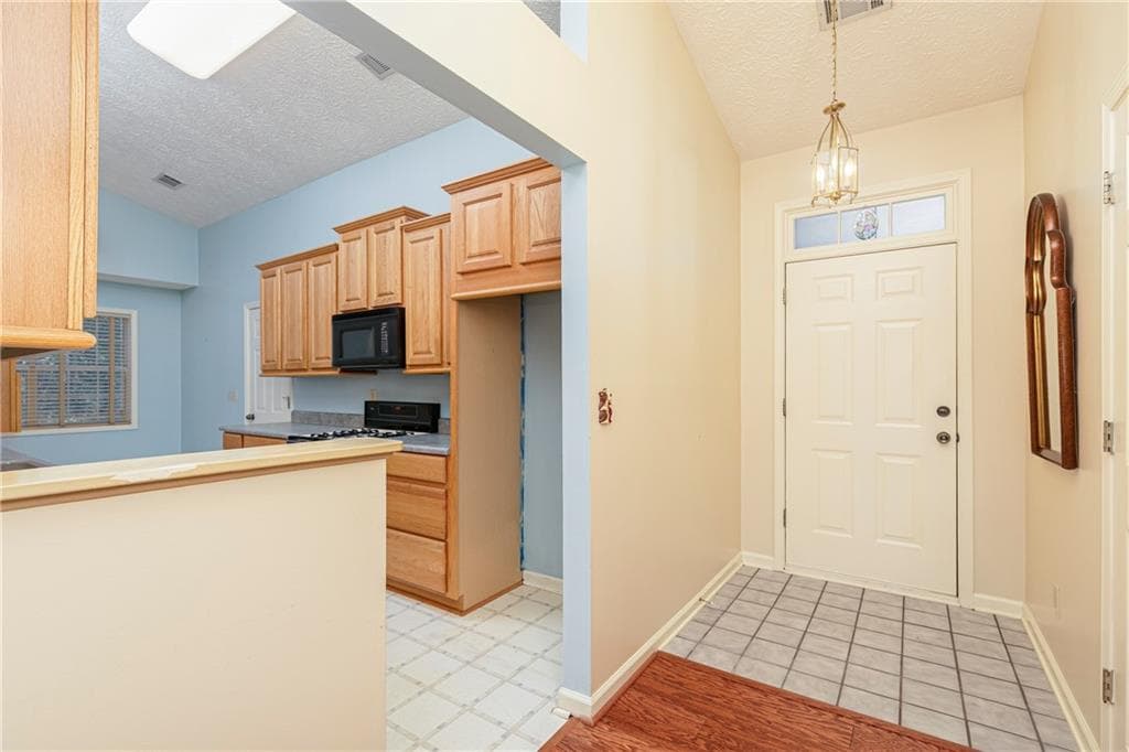 3 bedroom, 2 bathroom, 1,400 sq ft single family residence for sale at 5021 River Rock Way, Woodstock, GA 30188 — photo 6