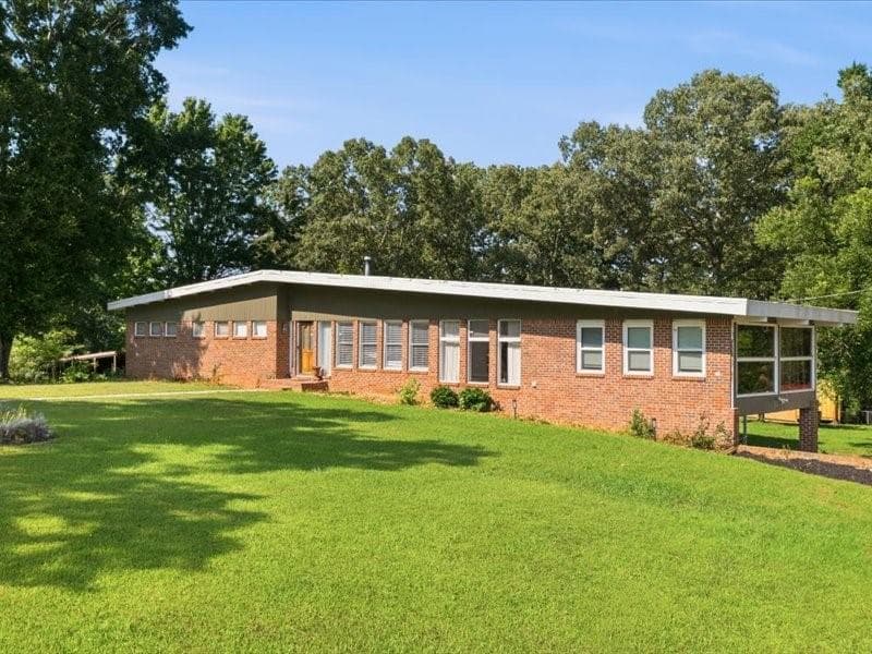 4 bedroom, 3 bathroom, 2,703 sq ft single family residence for sale at 1960 County Road 102, Cedar Bluff, AL 35959 — photo 4