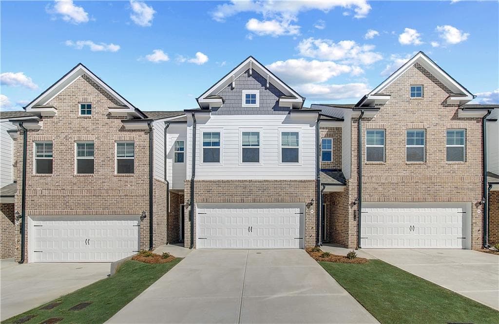 3 bedroom, 3 bathroom, 1,849 sq ft townhouse under contract at 505 Darlington Drive, Mcdonough, GA 30253 — photo 2
