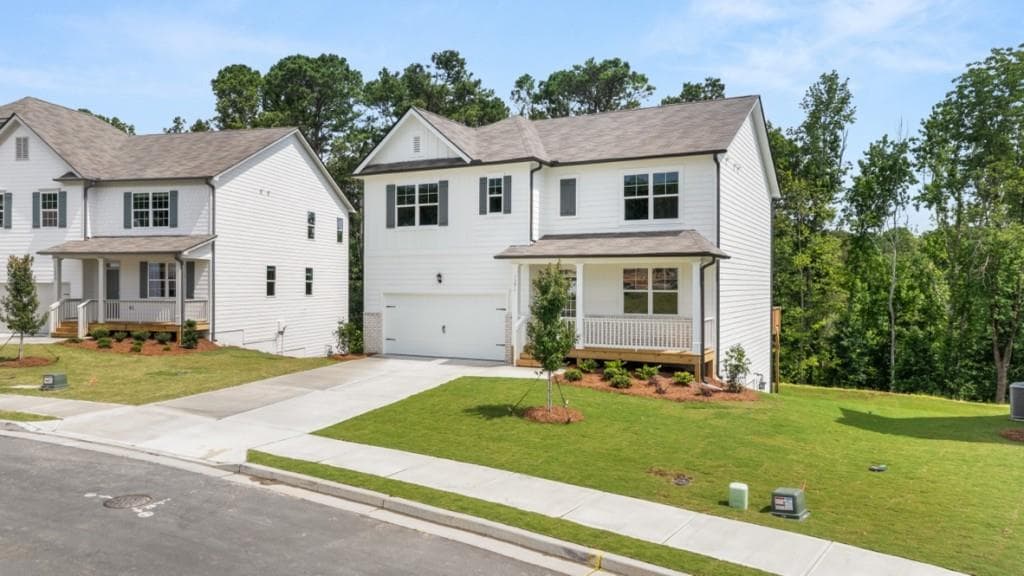 5 bedroom, 3 bathroom, 2,511 sq ft single family residence for sale at 1391 Lincoln Lane, Braselton, GA 30517 — photo 2