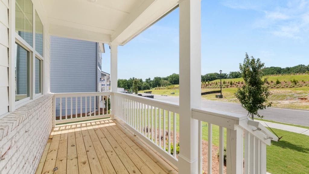 5 bedroom, 3 bathroom, 2,511 sq ft single family residence for sale at 1391 Lincoln Lane, Braselton, GA 30517 — photo 3