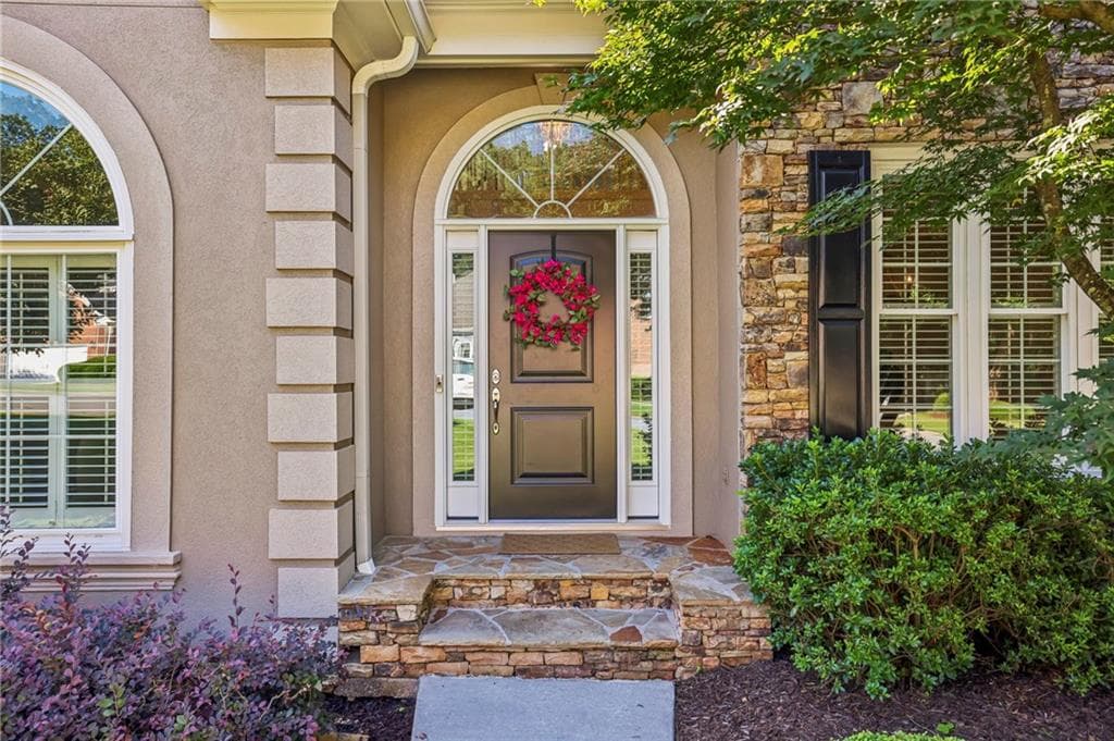 5 bedroom, 4 bathroom, 4,597 sq ft single family residence under contract at 7600 Brookstead Crossing, Johns Creek, GA 30097 — photo 4