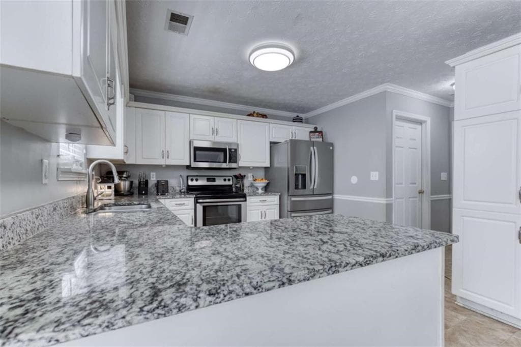3 bedroom, 3 bathroom, 2,065 sq ft single family residence under contract at 473 Bradford Place Lane, Loganville, GA 30052 — photo 10
