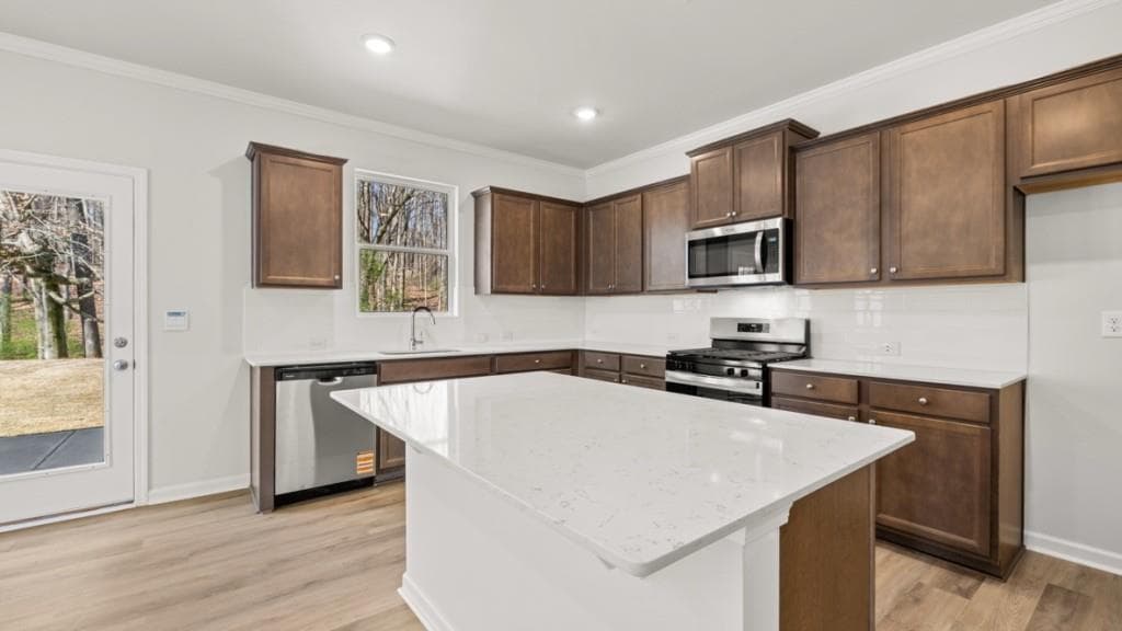 5 bedroom, 3 bathroom, 2,804 sq ft single family residence for sale at 1401 Lincoln Lane, Braselton, GA 30517 — photo 8
