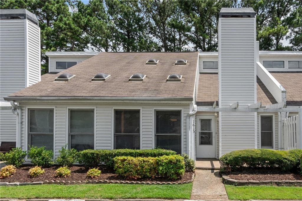 3 bedroom, 2 bathroom, 1,241 sq ft condominium for sale at 1615 Homestead Trail, Alpharetta, GA 30004