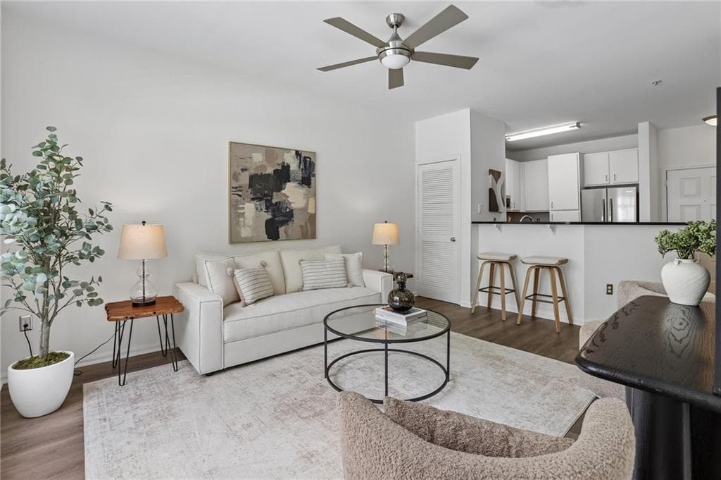 1 bedroom, 1 bathroom, 646 sq ft condominium under contract at 821 Ralph McGill Boulevard 3126, Atlanta, GA 30306 — photo 3