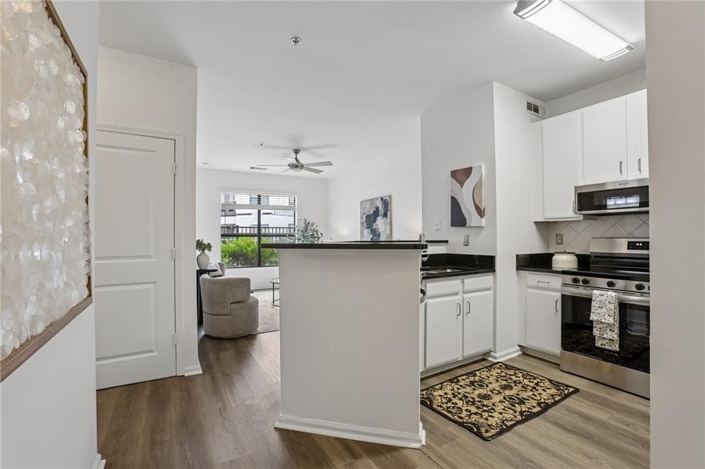 1 bedroom, 1 bathroom, 646 sq ft condominium under contract at 821 Ralph McGill Boulevard 3126, Atlanta, GA 30306 — photo 5